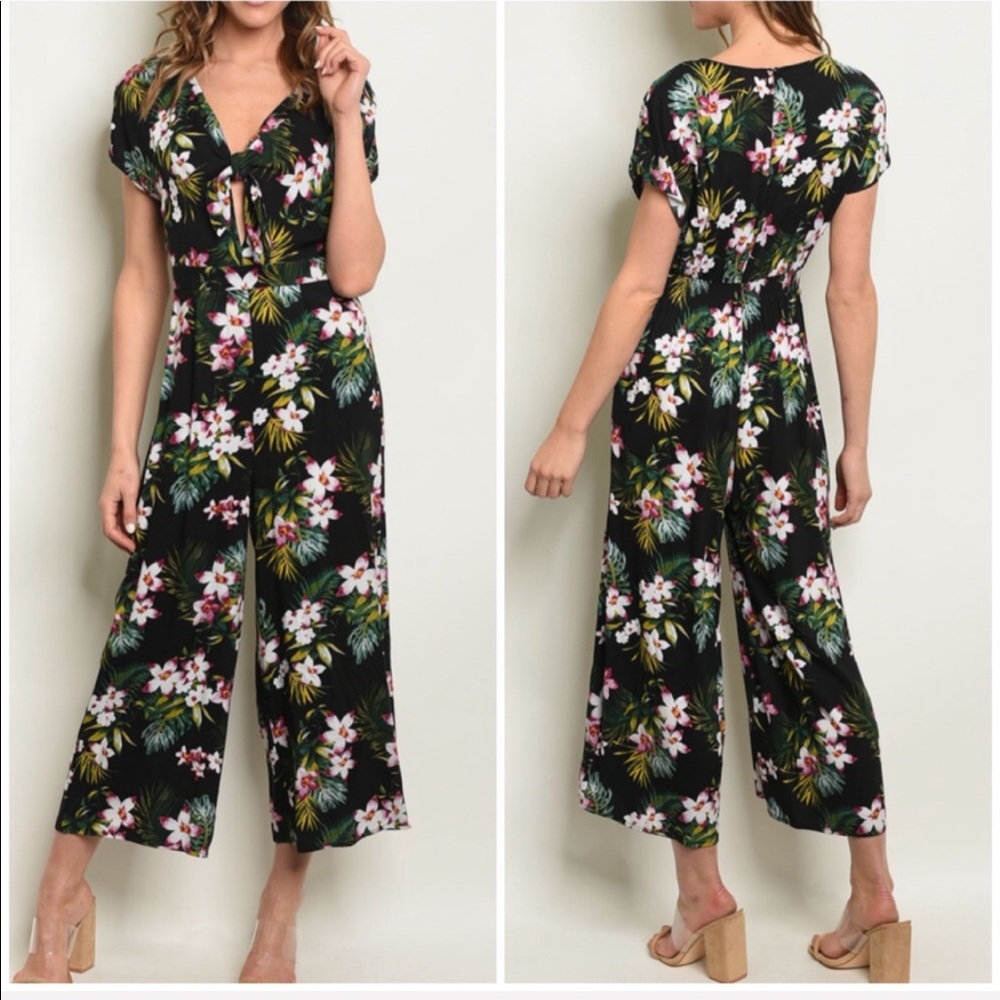 CLEARANCE ‼️BLACK FLORAL- jumpsuit ✨